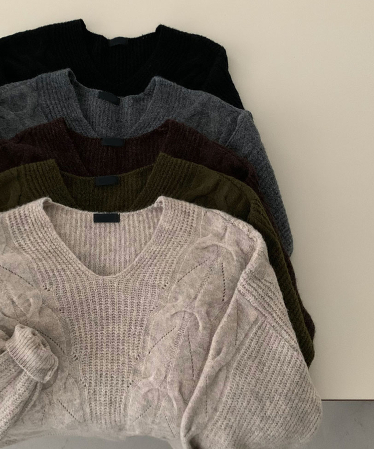 보호본능 자극핏여리함 플러스 꽈배기 꼬임 브이넥 오버핏 니트