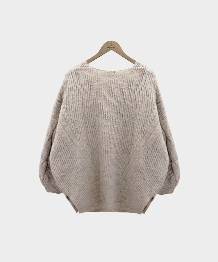 보호본능 자극핏여리함 플러스 꽈배기 꼬임 브이넥 오버핏 니트