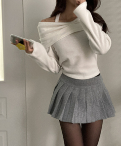 플럼 포근 기모 홀터 리본 오프숄더 티셔츠 아이보리