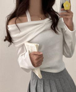 플럼 포근 기모 홀터 리본 오프숄더 티셔츠 아이보리