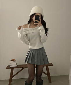 플럼 포근 기모 홀터 리본 오프숄더 티셔츠 아이보리