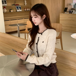 극강의 부드러움 바닐라 라운드 배색 루즈핏 버튼 긴팔 팬던트 겨울 와펜 여리핏 니트 가디건 베이지