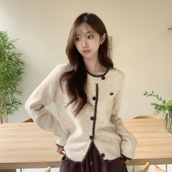 극강의 부드러움 바닐라 라운드 배색 루즈핏 버튼 긴팔 팬던트 겨울 와펜 여리핏 니트 가디건 베이지