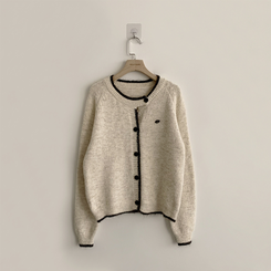 극강의 부드러움 바닐라 라운드 배색 루즈핏 버튼 긴팔 팬던트 겨울 와펜 여리핏 니트 가디건