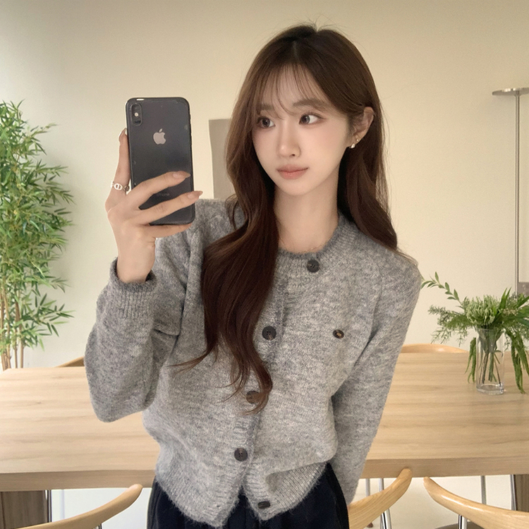 극강의 부드러움 바닐라 라운드 배색 루즈핏 버튼 긴팔 팬던트 겨울 와펜 여리핏 니트 가디건 그레이