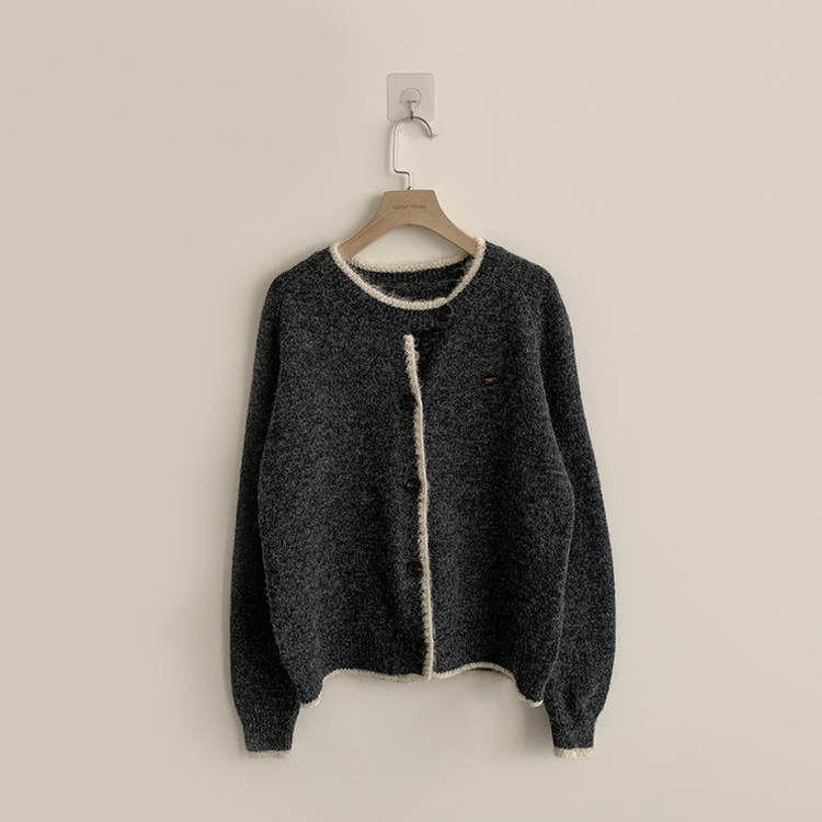 극강의 부드러움 바닐라 라운드 배색 루즈핏 버튼 긴팔 팬던트 겨울 와펜 여리핏 니트 가디건