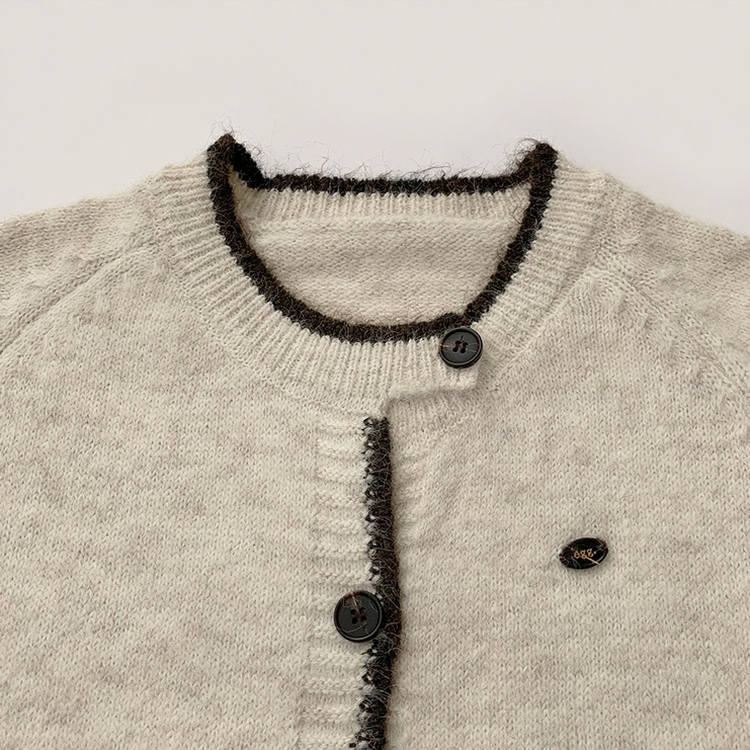 극강의 부드러움 바닐라 라운드 배색 루즈핏 버튼 긴팔 팬던트 겨울 와펜 여리핏 니트 가디건