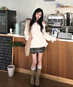 미츠 모헤어 케이블 꽈배기 여리핏 폭닥 도톰 오프숄더 니트 아이보리