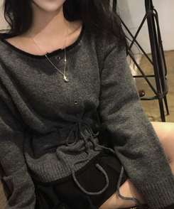 포니 배색 보트넥 허리스트링 울 니트가디건 차콜