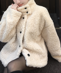 체코 양털 퍼 스웨이드 안감 무스탕 하이넥 카라 버튼 숏 코트 아이보리