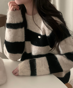 바론 모헤어 단가라 스트라이프 소프트울 펜던트 라운드 니트 아이보리