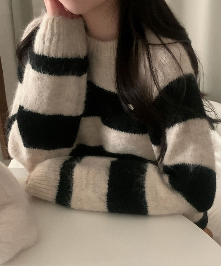 바론 모헤어 단가라 스트라이프 소프트울 펜던트 라운드 니트 아이보리