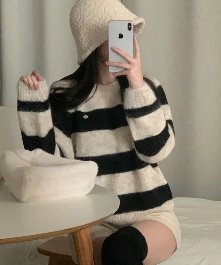 바론 모헤어 단가라 스트라이프 소프트울 펜던트 라운드 니트 아이보리