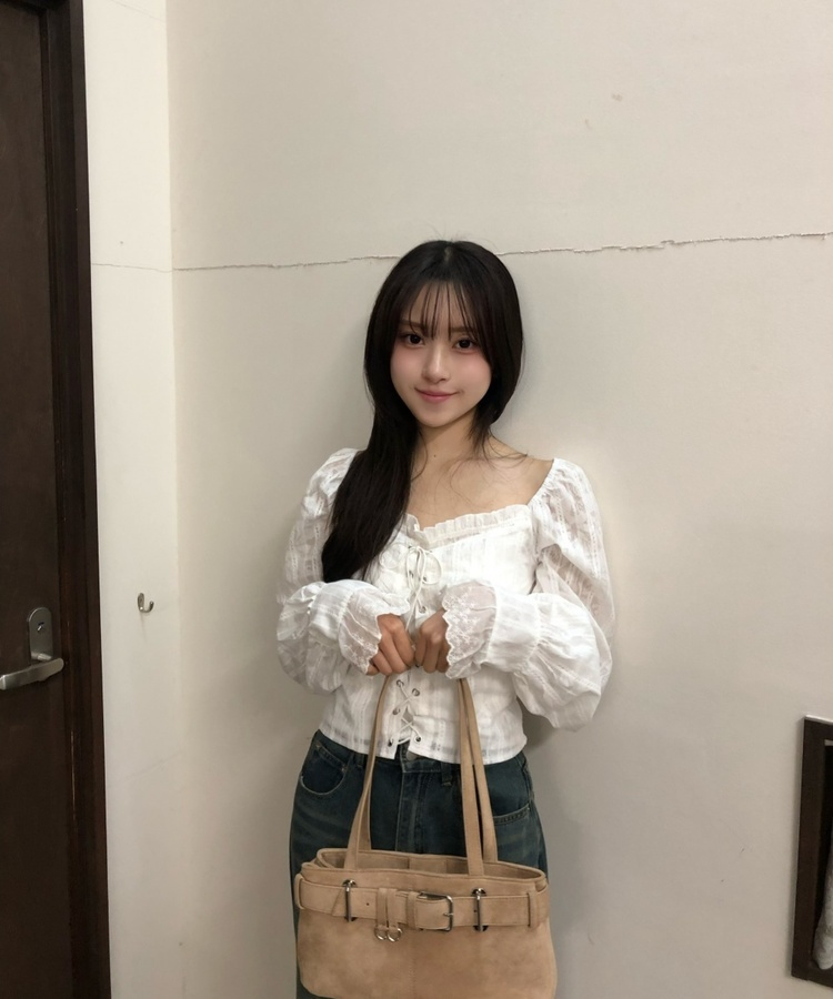 스웨이드 벨트 숄더백 베이지