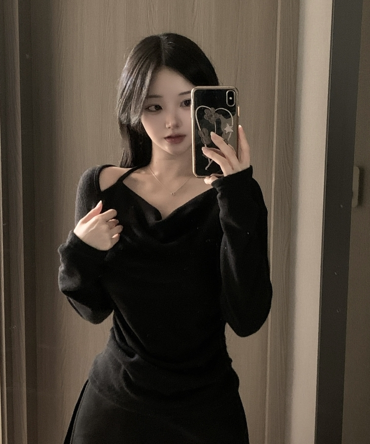 수지 홀터넥 드레이프 옆셔링 기모 니트 티셔츠