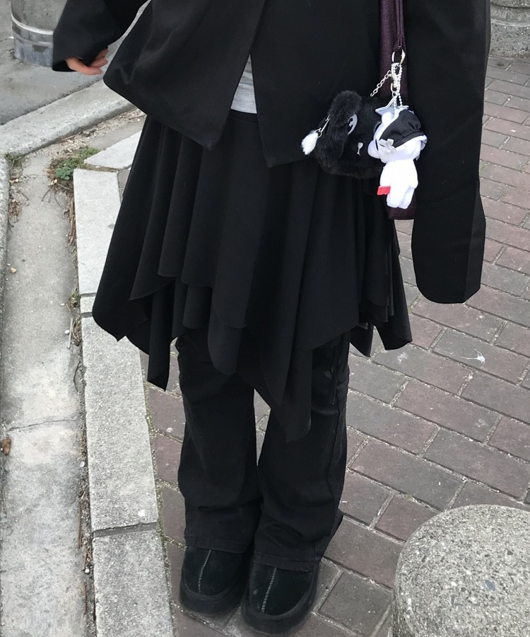 언발 레이어드 미디 스커트 블랙