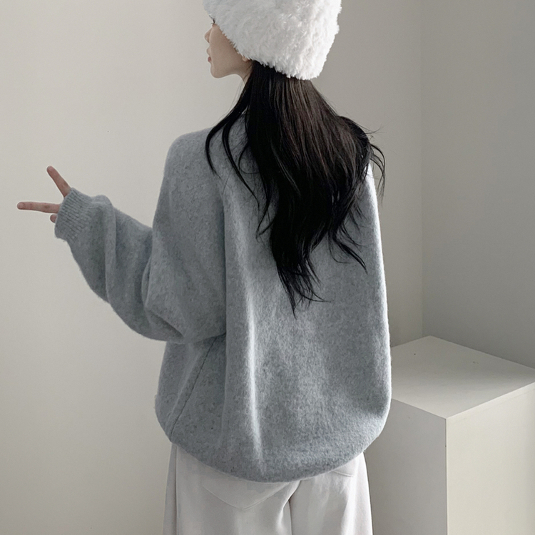 도톰폭닥 라운드넥 울 오버핏 겨울 소라색 니트 연말룩 여름쿨톤 소라니트 스카이블루