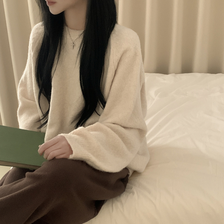 도톰폭닥 라운드넥 울 오버핏 겨울 소라색 니트 연말룩 여름쿨톤 소라니트 아이보리