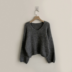 차르르 떨어지는 루즈핏 겨울 브이넥 버튼 참 니트 팬던트 데일리 연말룩 긴팔 상의 5color