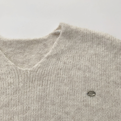 차르르 떨어지는 루즈핏 겨울 브이넥 버튼 참 니트 팬던트 데일리 연말룩 긴팔 상의 5color