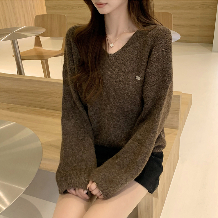 차르르 떨어지는 루즈핏 겨울 브이넥 버튼 참 니트 팬던트 데일리 연말룩 긴팔 상의 5color 브라운