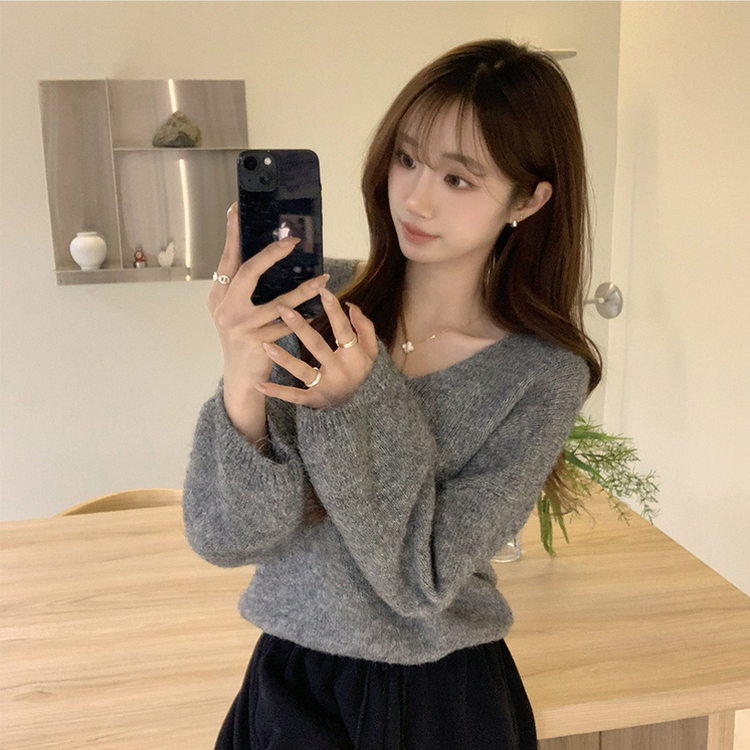 차르르 떨어지는 루즈핏 겨울 브이넥 버튼 참 니트 팬던트 데일리 연말룩 긴팔 상의 5color 그레이