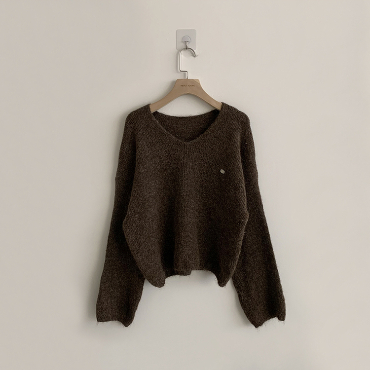 차르르 떨어지는 루즈핏 겨울 브이넥 버튼 참 니트 팬던트 데일리 연말룩 긴팔 상의 5color