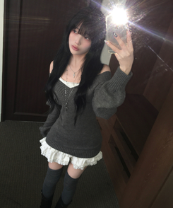 데스 울 딥브이넥 오프숄더 레이어드 벌룬 슬림 롱 니트 그레이