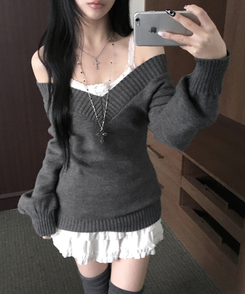 데스 울 딥브이넥 오프숄더 레이어드 벌룬 슬림 롱 니트 그레이