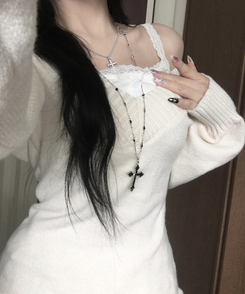 데스 울 딥브이넥 오프숄더 레이어드 벌룬 슬림 롱 니트 화이트