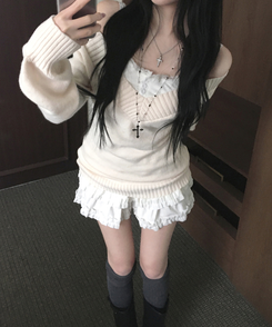 데스 울 딥브이넥 오프숄더 레이어드 벌룬 슬림 롱 니트 화이트