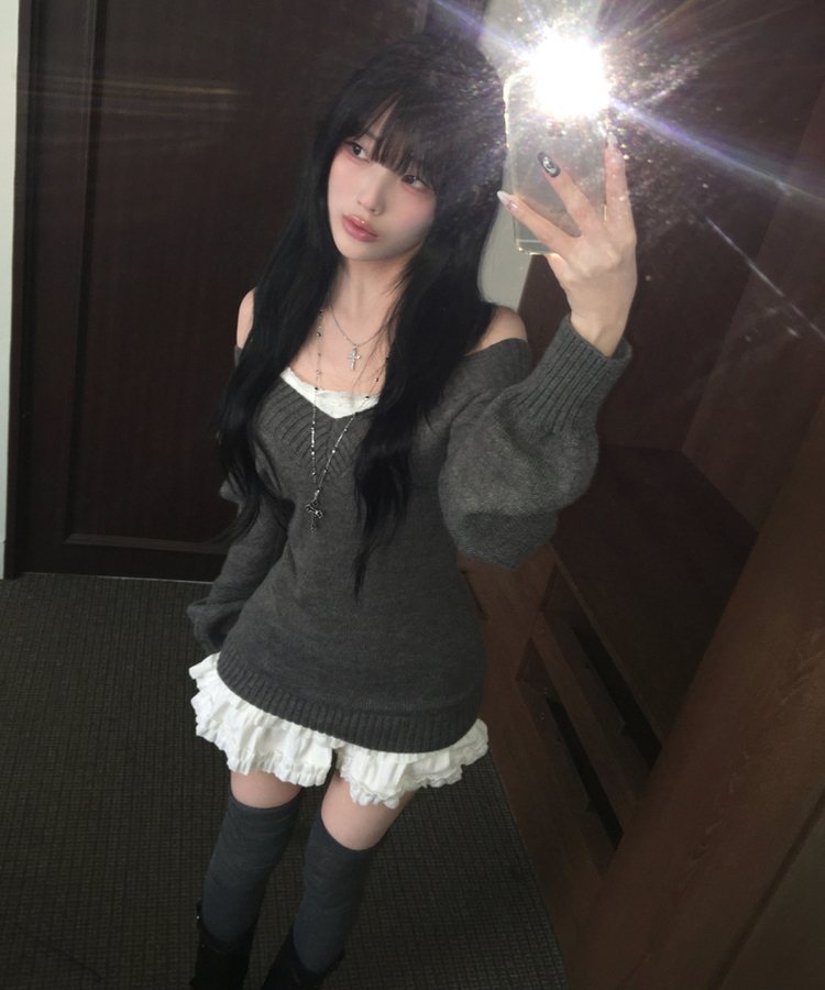 데스 울 딥브이넥 오프숄더 레이어드 벌룬 슬림 롱 니트 그레이