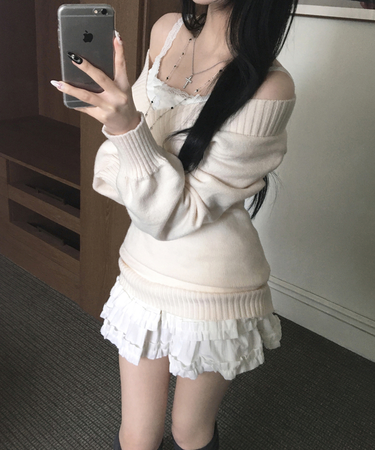 데스 울 딥브이넥 오프숄더 레이어드 벌룬 슬림 롱 니트 화이트