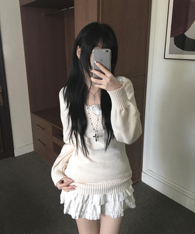 데스 울 딥브이넥 오프숄더 레이어드 벌룬 슬림 롱 니트 화이트