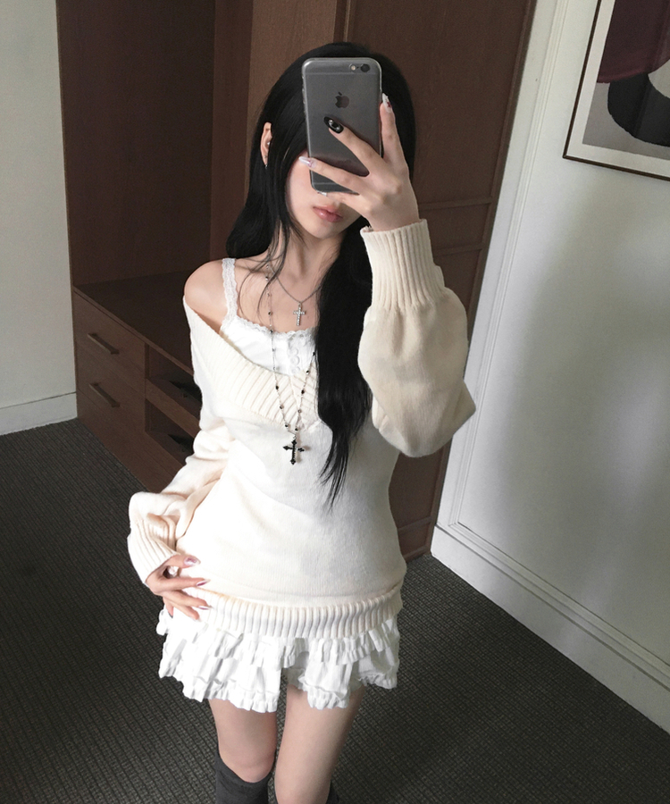 데스 울 딥브이넥 오프숄더 레이어드 벌룬 슬림 롱 니트 화이트