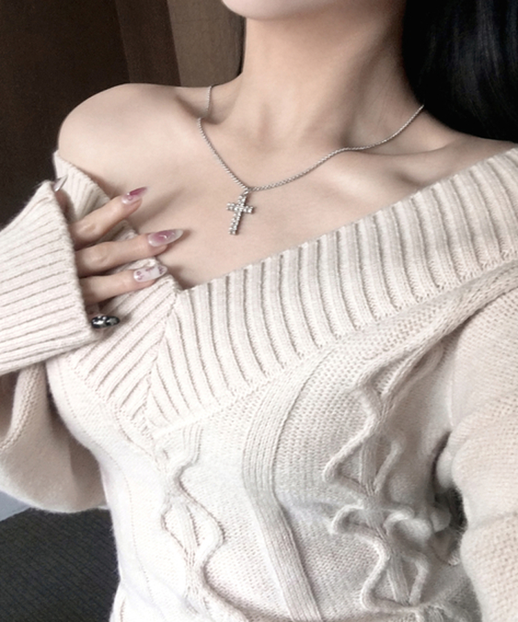 리키 브이넥 오프숄더 꽈배기 케이블 롱 슬림 벌룬 긴팔 니트 연베이지