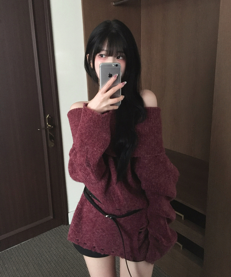 피어리 울 오프숄더 도톰 데미지 여리 롱 니트 버건디