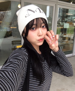 단가라 배색 셔링 긴팔티셔츠 블랙