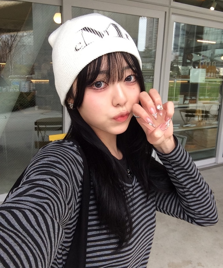 단가라 배색 셔링 긴팔티셔츠 블랙