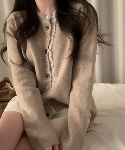 클링 레이스 여리핏 니트 가디건 베이지