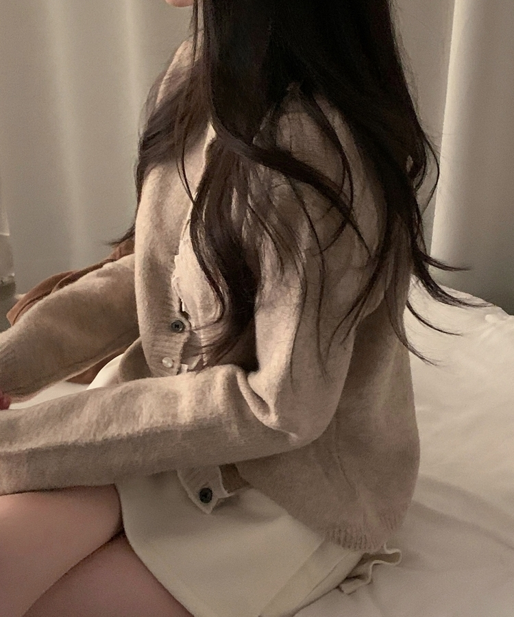 클링 레이스 여리핏 니트 가디건 베이지