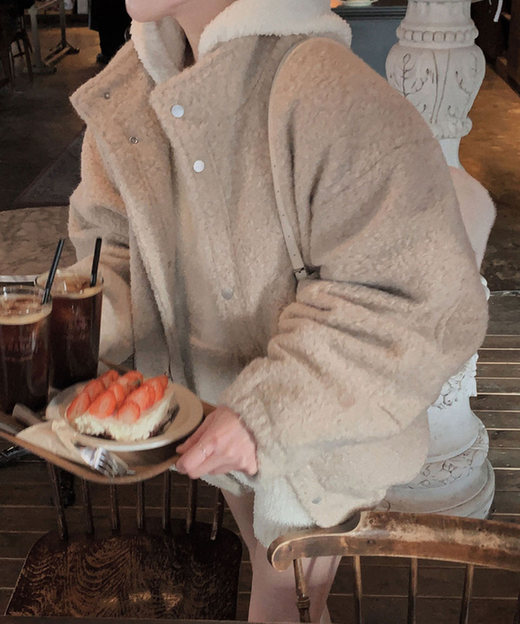 전체누빔안감으로 따뜻함 상승올데이 하이넥 부클 집업 누빔 하프 자켓