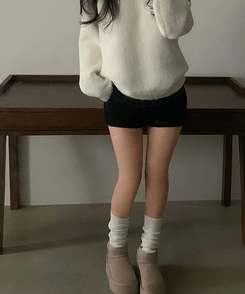 위드 도톰 양털 뽀글이 부클 밴딩 하이웨스트 겨울 숏팬츠 블랙