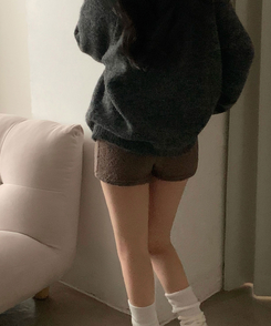 위드 도톰 양털 뽀글이 부클 밴딩 하이웨스트 겨울 숏팬츠 브라운