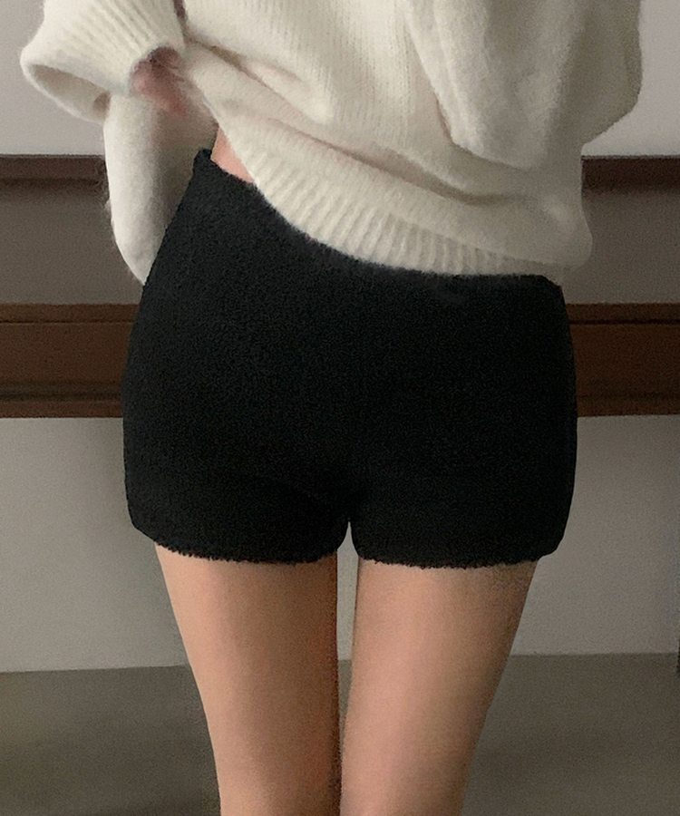 위드 도톰 양털 뽀글이 부클 밴딩 하이웨스트 겨울 숏팬츠 블랙