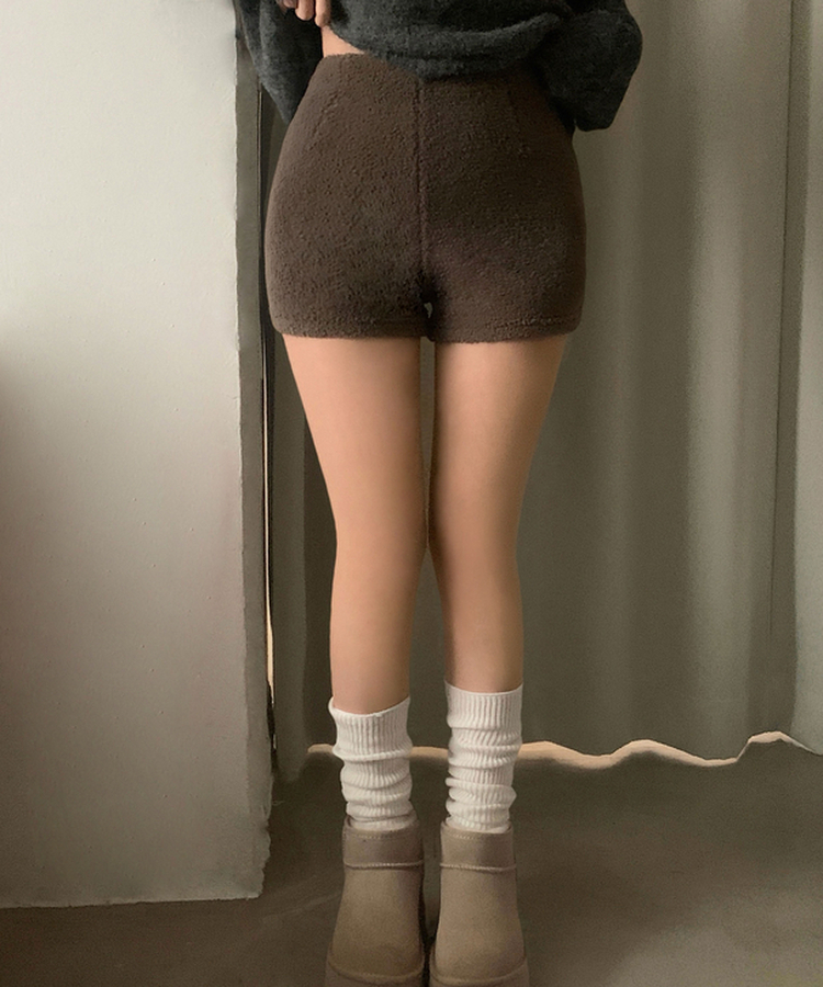 위드 도톰 양털 뽀글이 부클 밴딩 하이웨스트 겨울 숏팬츠 브라운