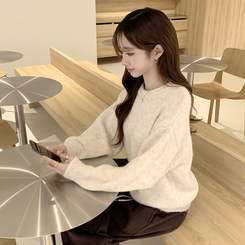 봉봉 라운드 오버핏 겨울 긴팔 니트 루즈핏 울 긴팔티 아방핏 허리잘록 상의 연베이지