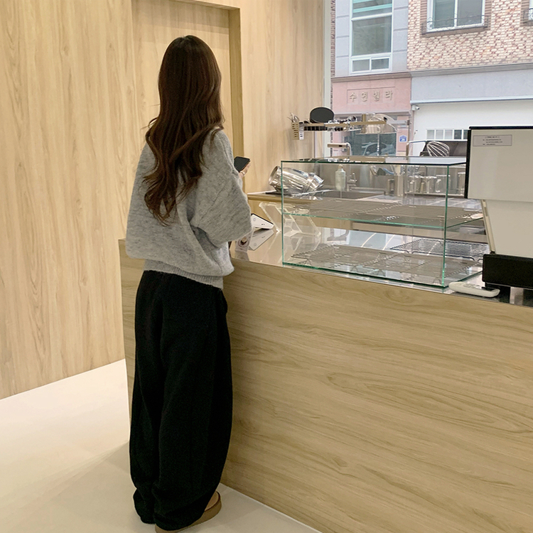 봉봉 라운드 오버핏 겨울 긴팔 니트 루즈핏 울 긴팔티 아방핏 허리잘록 상의 그레이