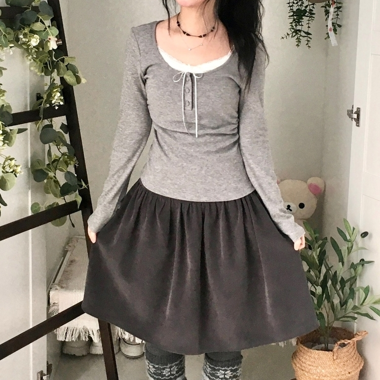 일체형 리본 단추 버튼 레이어드 옆셔링 긴팔티셔츠 그레이