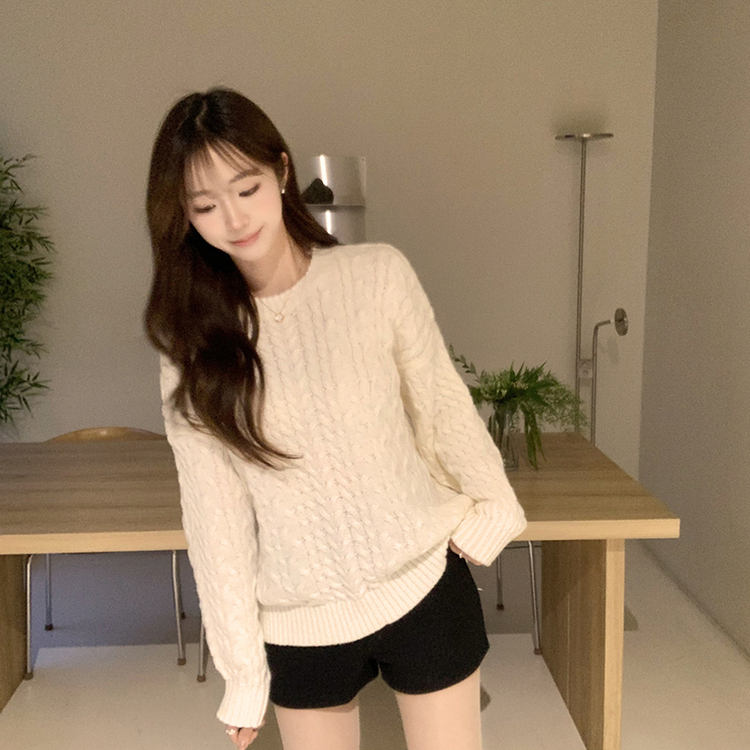 배배 꽈배기 라운드 루즈핏 겨울 긴팔 니트 오버핏 벌룬핏 긴팔티 데일리 상의 아이보리